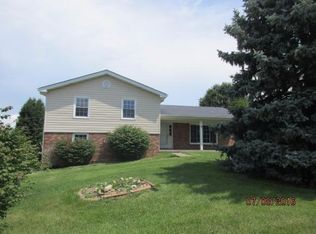 521 Cloverdale Dr, Danville, KY 40422