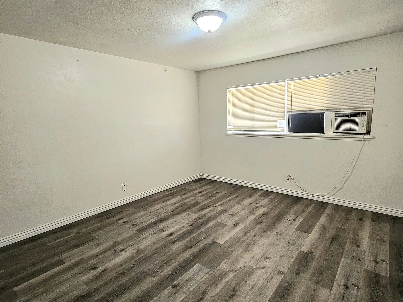 1 bed, 1000 sqft, $1,395 — Photo 4