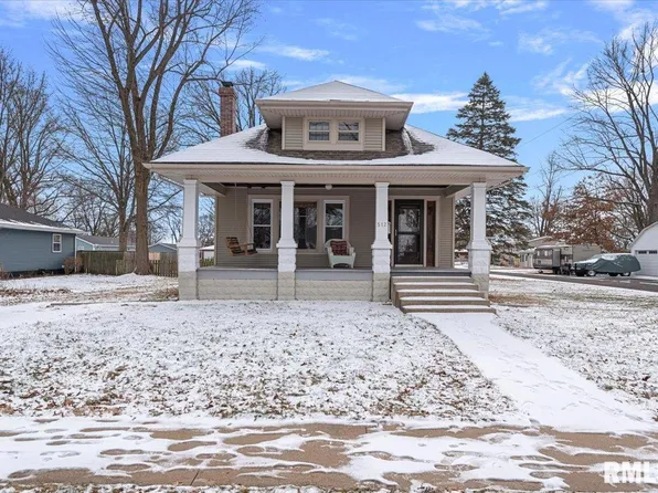 512 W Locust St, Chatham, IL 62629