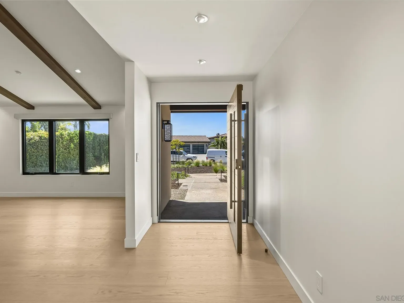 4 bed, 3.0 bath, 2115 sqft, $14,500 — Photo 4