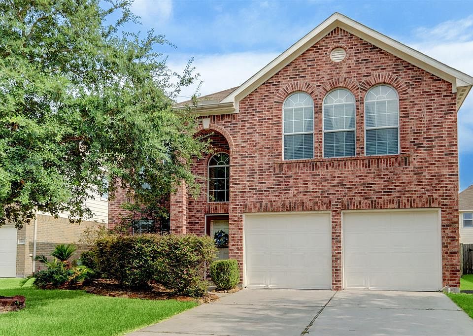 Lovely 4/2.5 in Grants Trace Subdivision