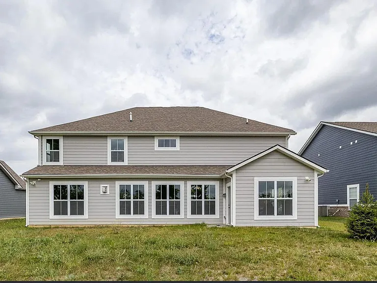 6837 Vail Ct — Photo 2
