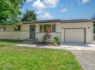 320 E Dakota Ave, Hayden Lake, ID 83835