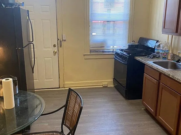 3035 Brighton St — Photo 4
