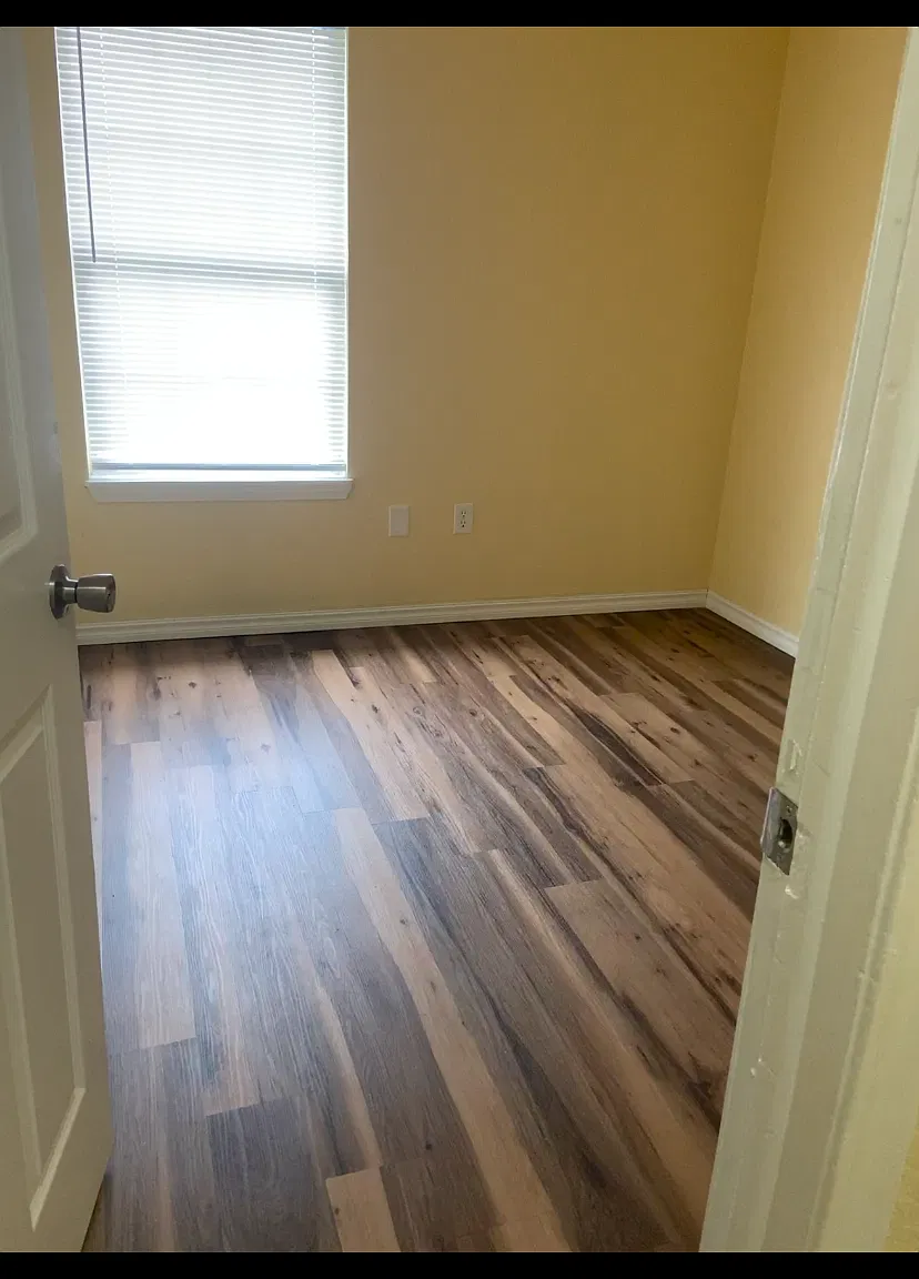 3 bed, 1300 sqft, $1,690 — Photo 4