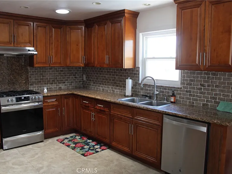5192 Robinwood Dr — Photo 11