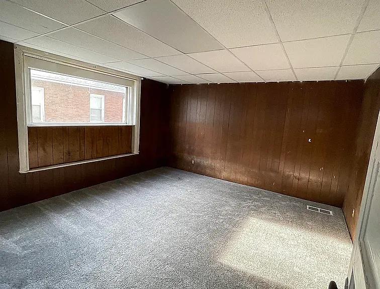 1228 E Ash St — Photo 11