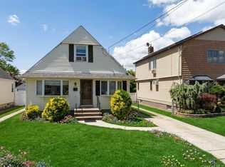 573 Lakeville Road, New Hyde Park, NY 11040