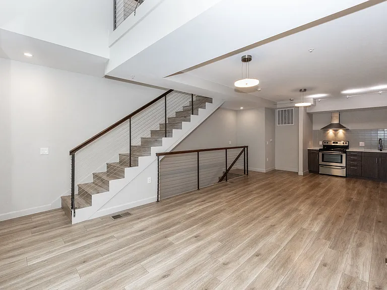 E14 Apartments — Photo 26
