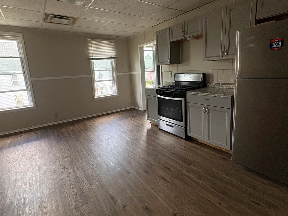 59 Van Derveer St #3