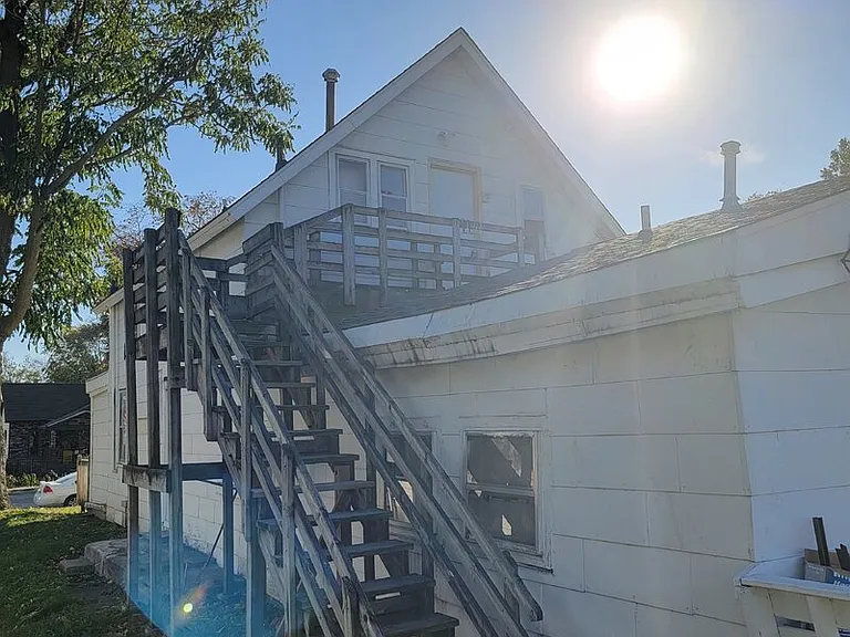 2220 E Walnut St #3 — Photo 1