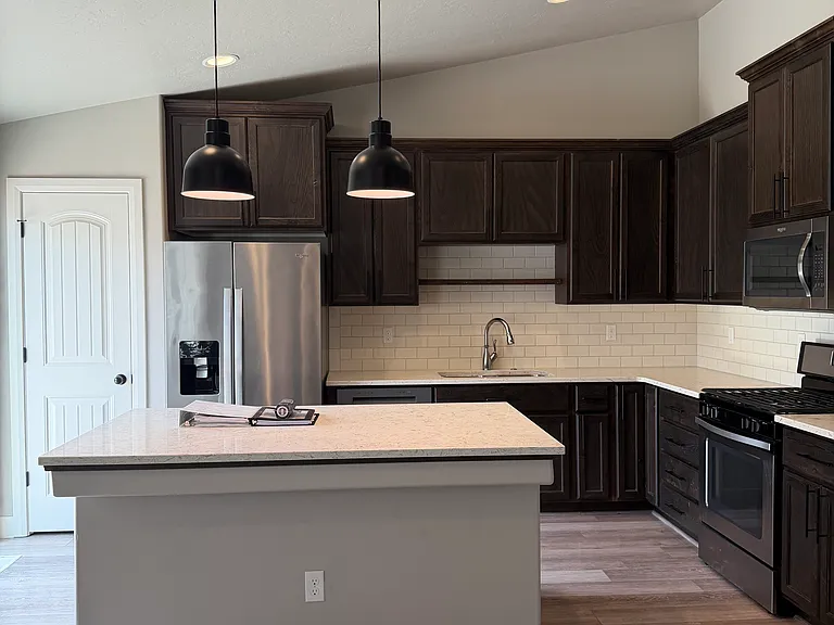 5493 W Los Flores St — Photo 6
