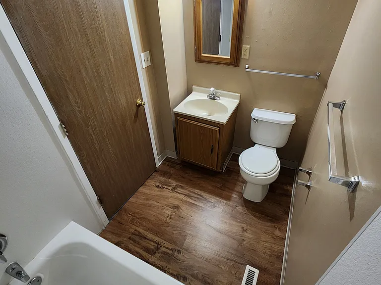1310 E North St #1 — Photo 5