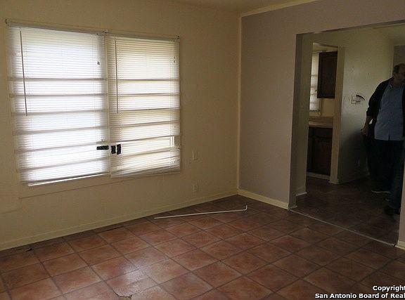 3rd image of 105 Liberty