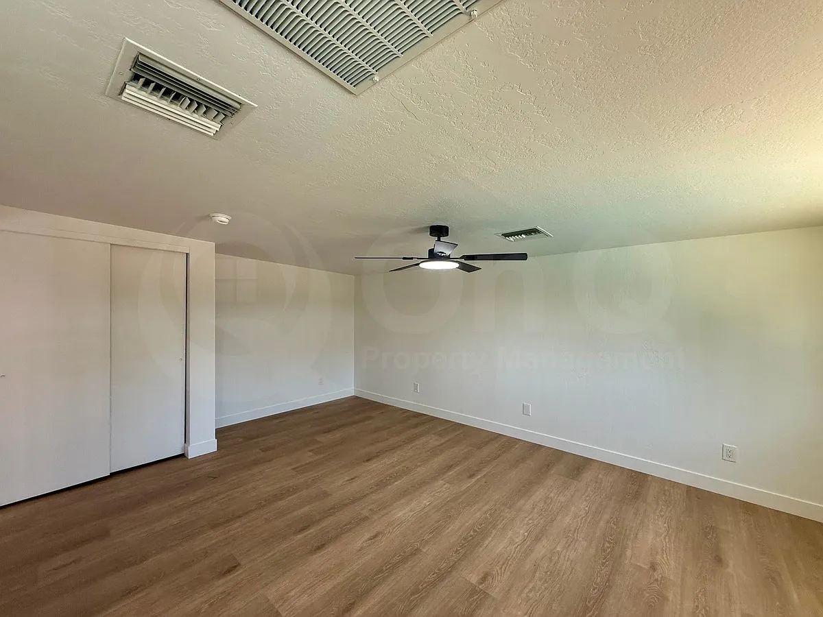 Studio, 1.0 bath, 400 sqft, $1,095 — Photo 4