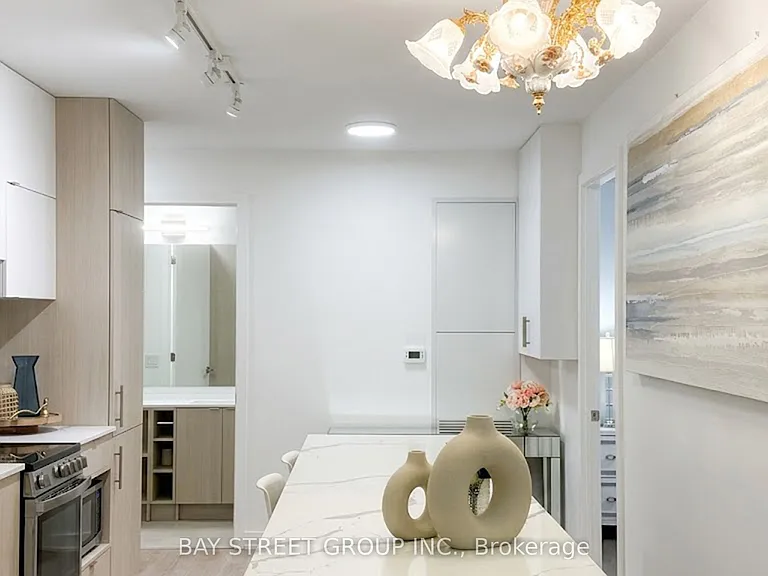 100 Queen St E #2911 — Photo 7