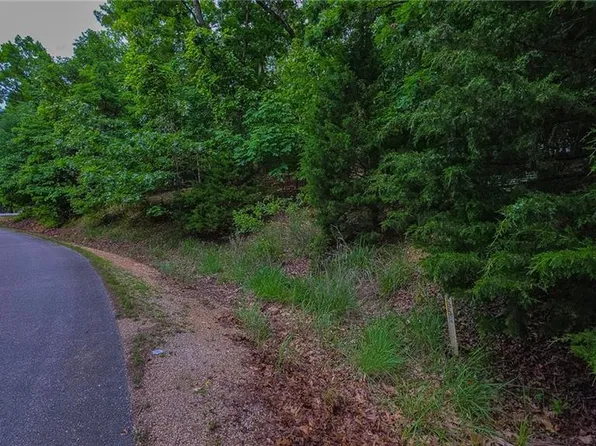 469 Grand View Dr, Sunrise Beach, MO 65079