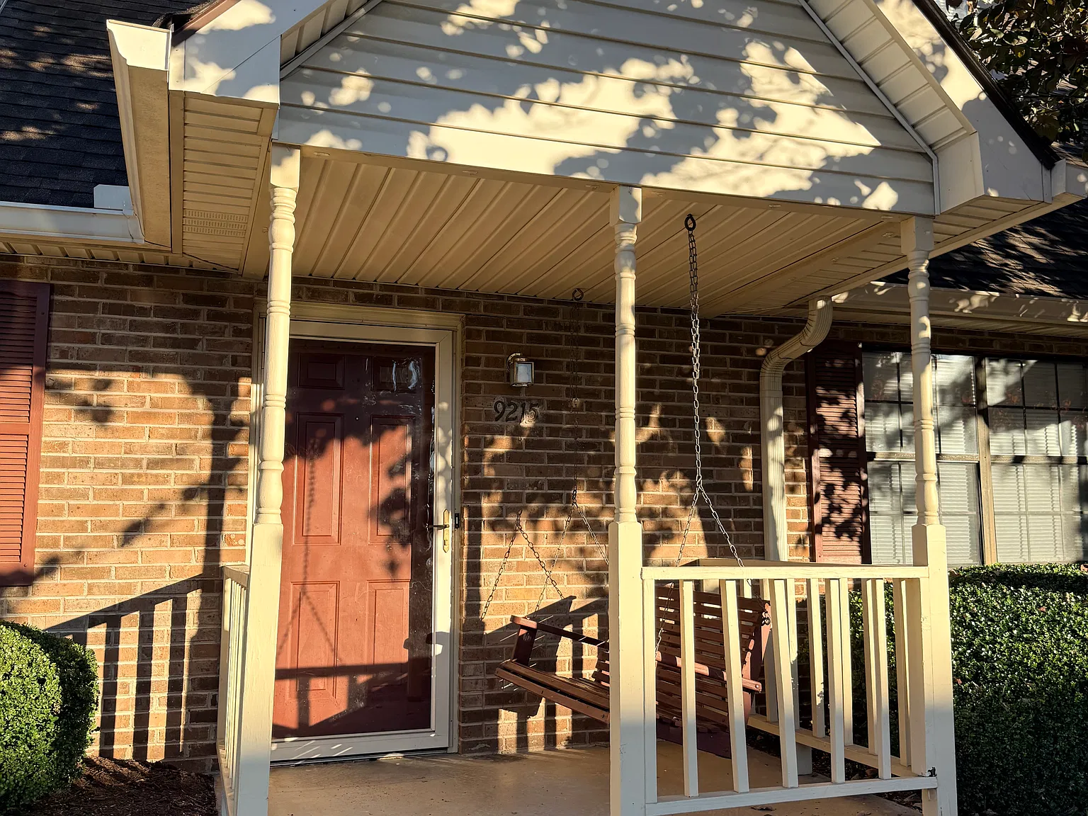 9215 Shady Bend Ln — Photo 2