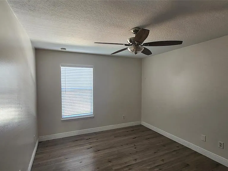7809 Rex Hill Trl — Photo 13