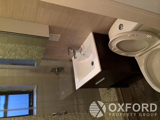 Rented by Oxford Property Group | media 7