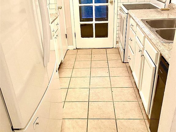 2nd image of 602 Rosetta Dr APT A