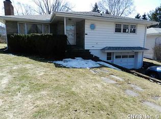 118 Edgemont Dr, Syracuse, NY 13214