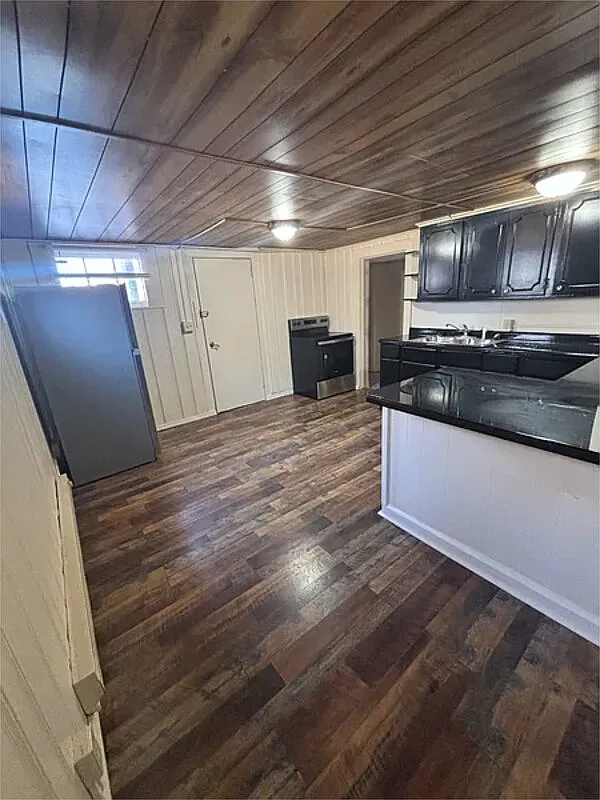 2 bed, 1.0 bath, $1,250 — Photo 4