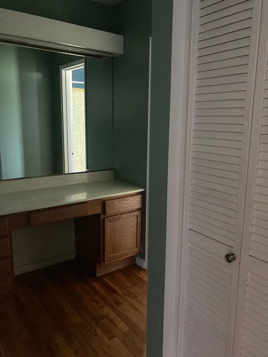 Dressing room with extra closet in the master bedroom - 615 Biltmore Ave #E3