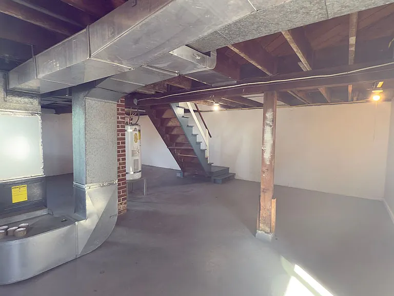 627 W Marine Dr — Photo 28