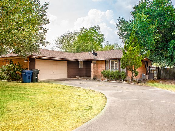 3rd image of 11113 Birdwood Ln