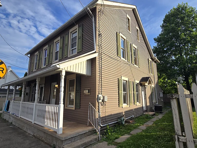 542 Iron St — Photo 36