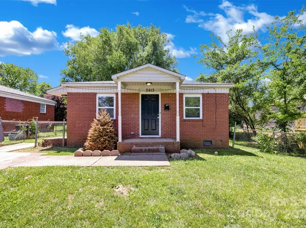 2613 Dundeen St, Charlotte, NC 28216