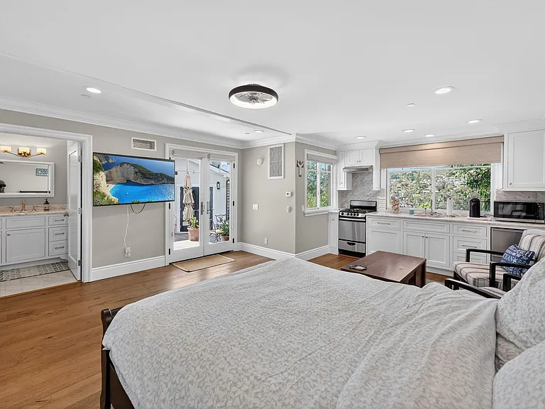 405 Blumont St — Photo 15