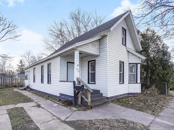 910 10th St NW, Grand Rapids, MI 49504