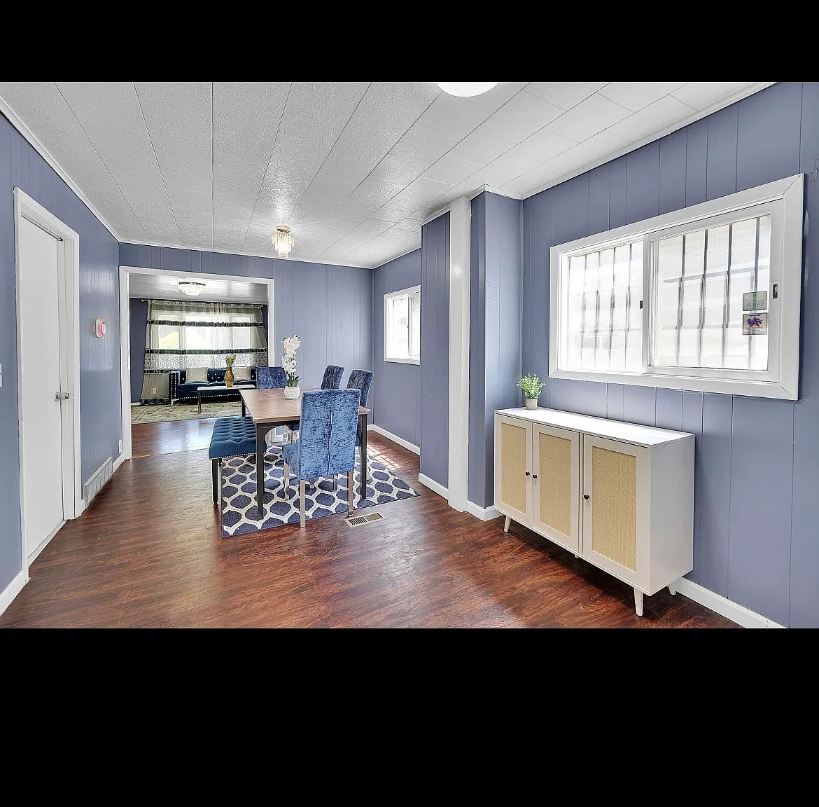 3 bed, 2160 sqft, $2,300 — Photo 3