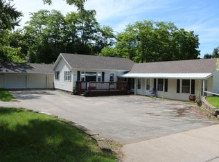 122 Skunk Hollow Rd, La Crescent, MN 55947