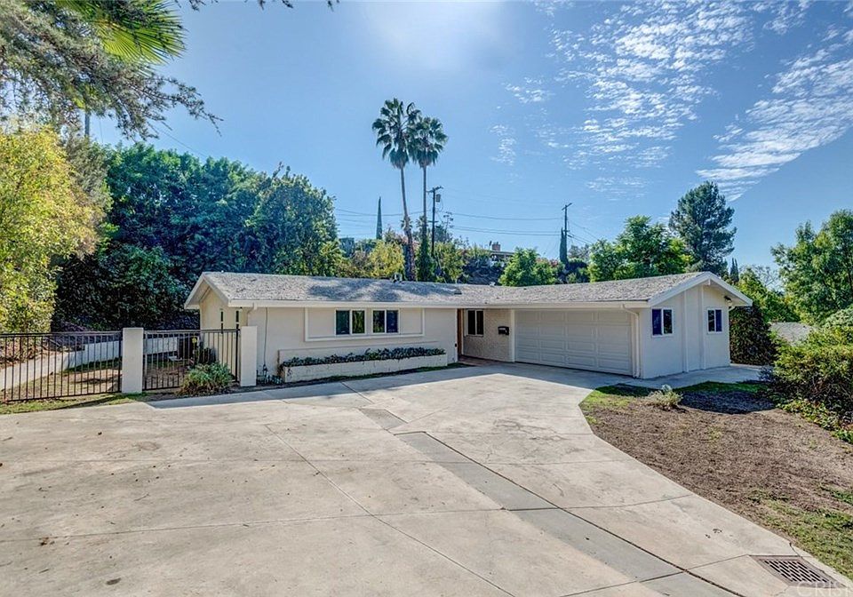 1st image of 20710 Burbank Blvd
