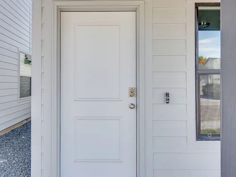 1688 S Sunseeker Ln — Photo 2