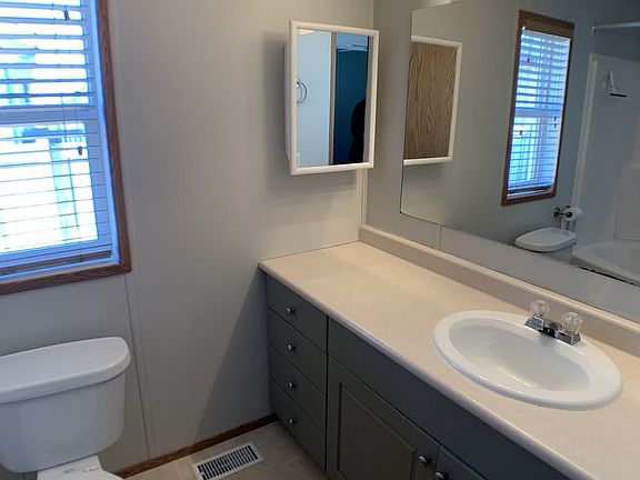 5th image of 136 McKinlay Cres
