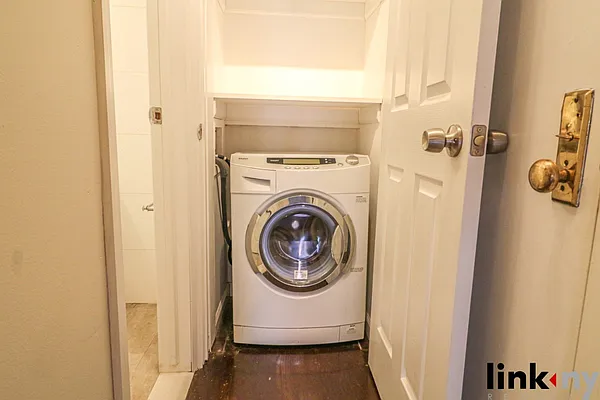 Rented by Link NY Realty | media 23