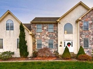 1017 Arcola Glenn Dr, Collegeville, PA