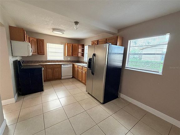 4th image of 661 ENCINO WAY