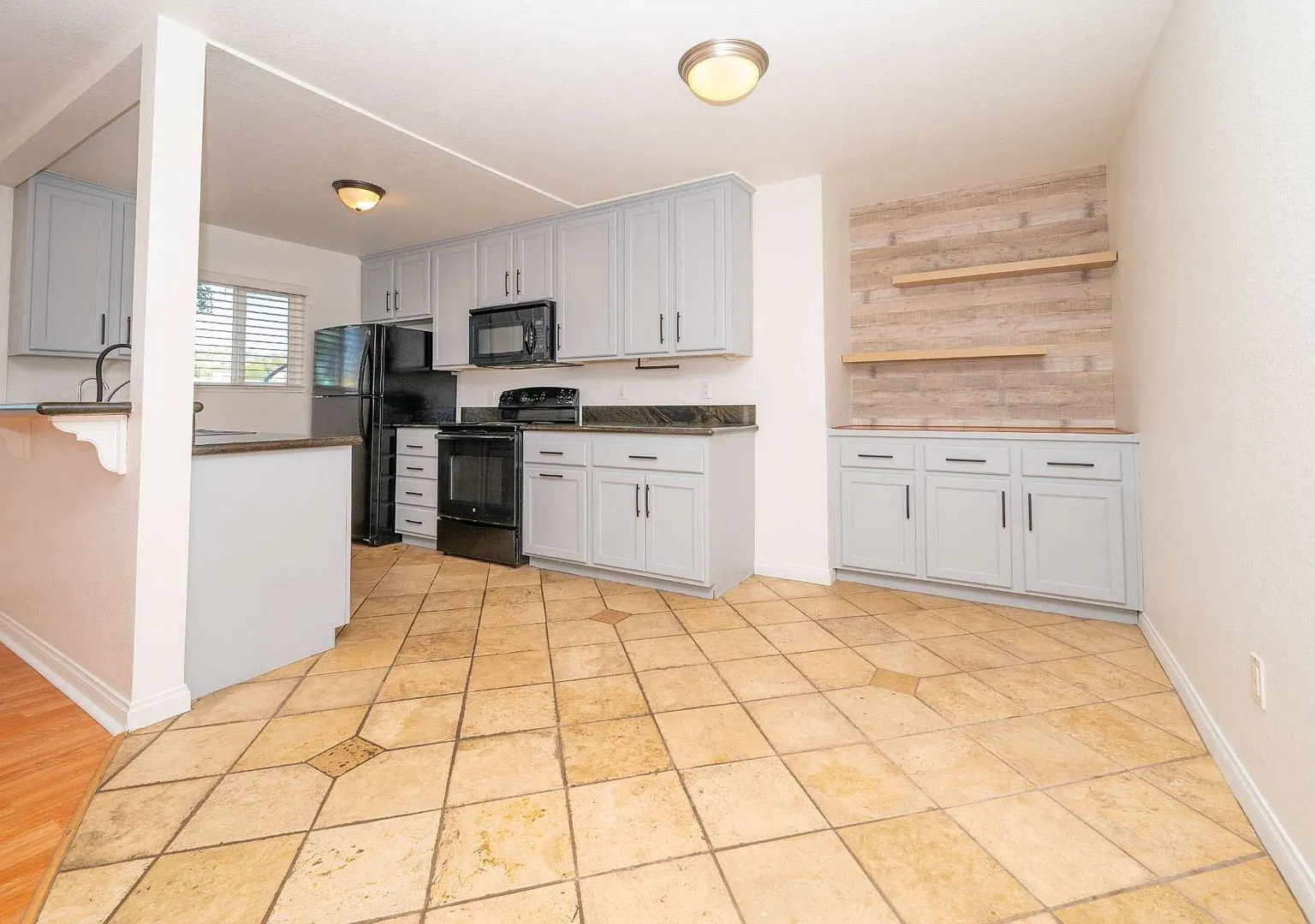 9860 Dale Ave — Photo 3
