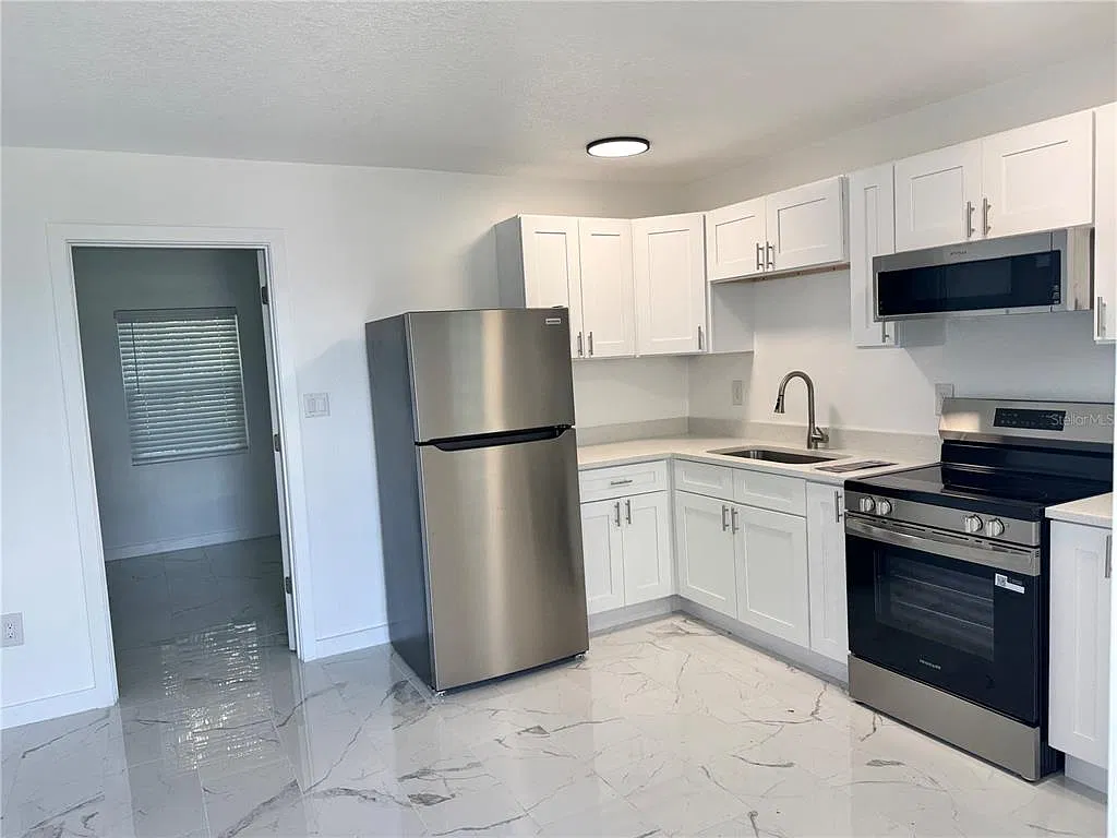1 bed, 1.0 bath, 498 sqft, $1,800 — Photo 3