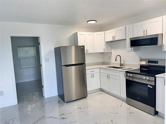 3rd image of 56 B St APT 3