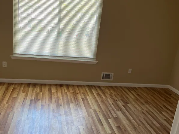 16 Lynne Ct, Howell, NJ 07731