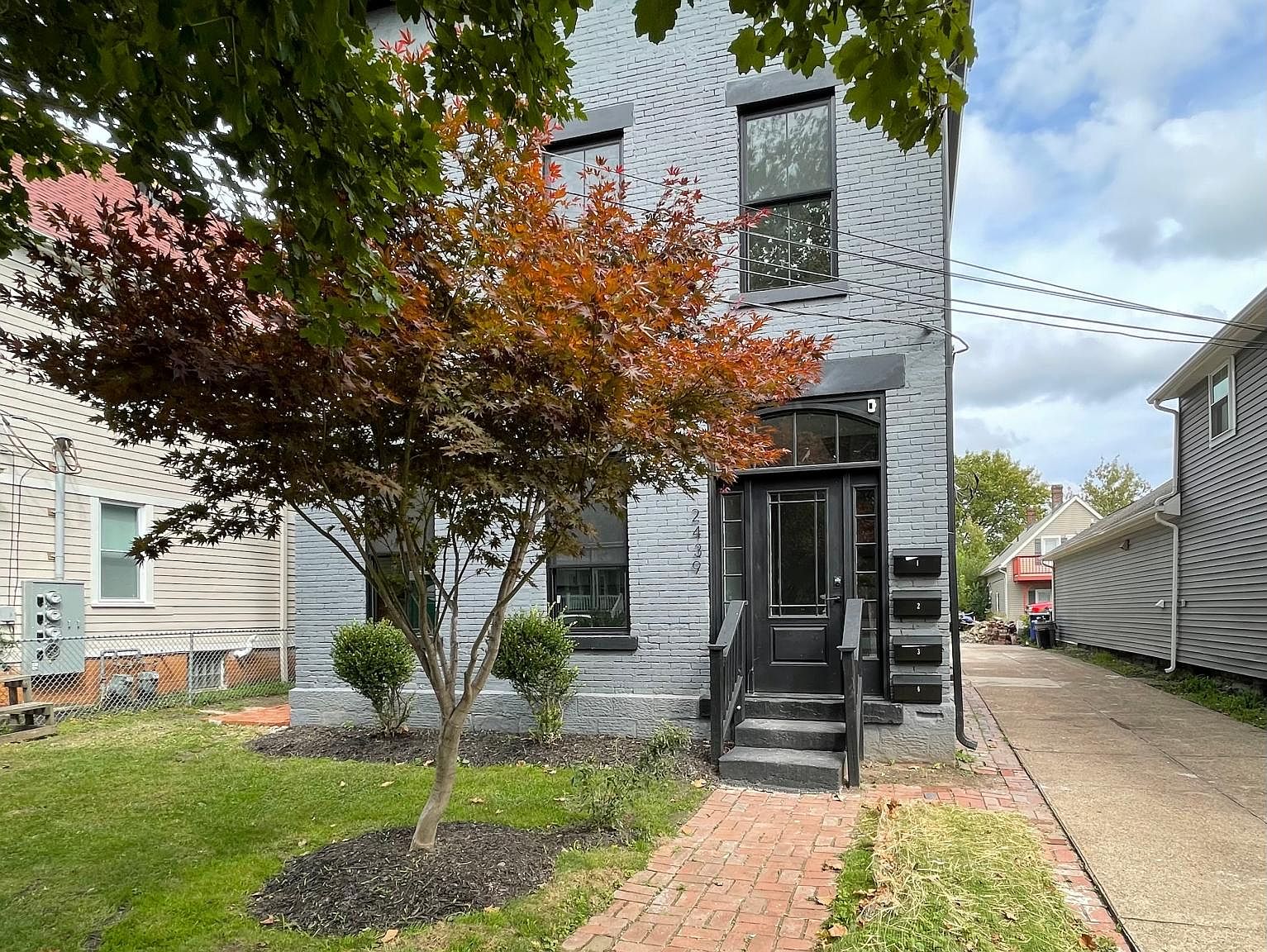 2439 Tremont St #1, Cleveland, OH 44113 | Zillow