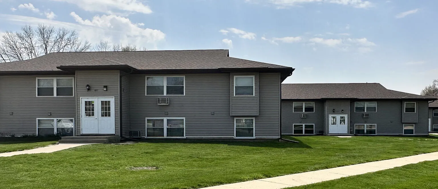 Scotchview Manor Apartments — Photo 1