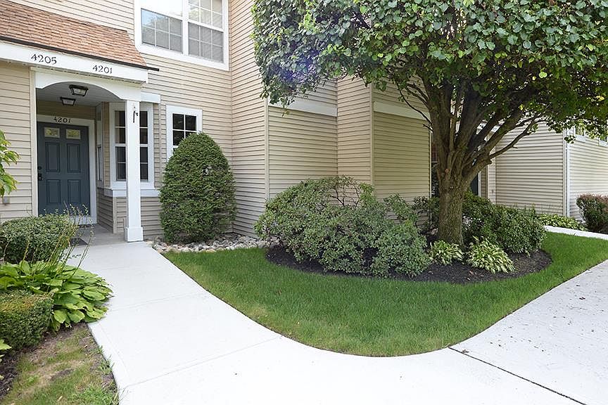 1st image of 4201 Foxwood Dr S