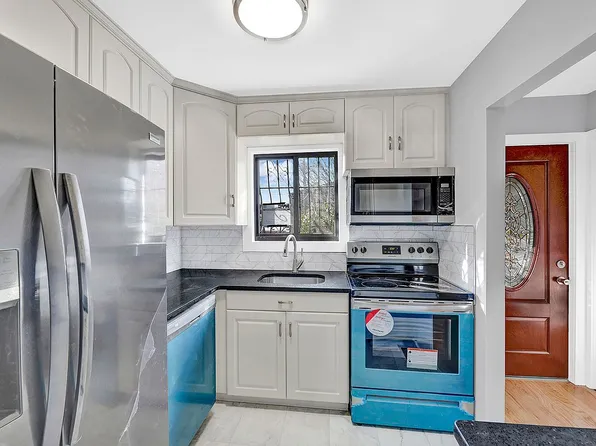 489 Christopher Ave #A, Brooklyn, NY 11212